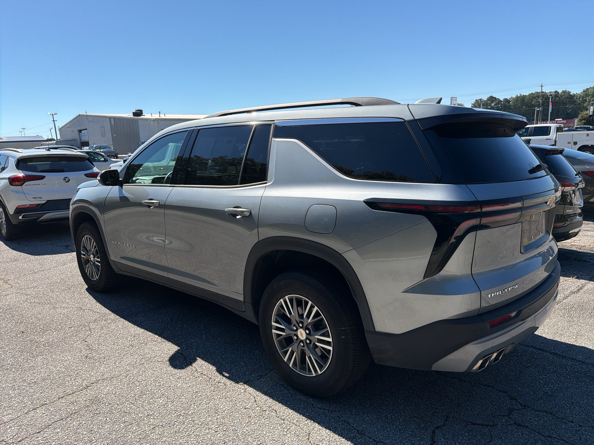 2025 Chevrolet Traverse LT