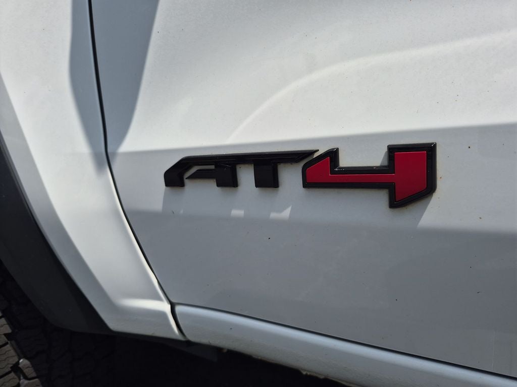 2024 GMC Canyon AT4