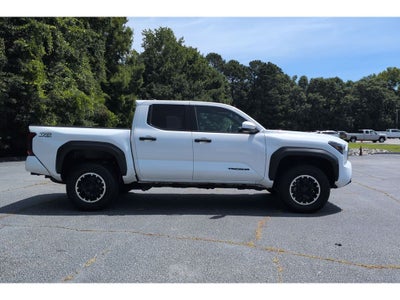 2024 Toyota Tacoma 4WD SR5